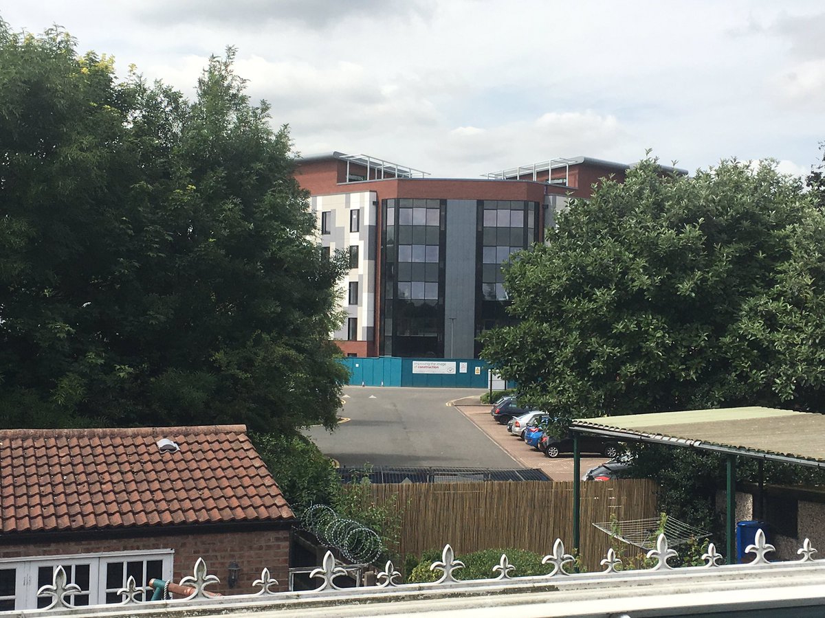 TroyR4321's tweet photo. As much as I opposed to this development at @UniOfHull the disruption as been virtually none! Bravo @Sewell_Group https://t.co/fDhKMxp3YI