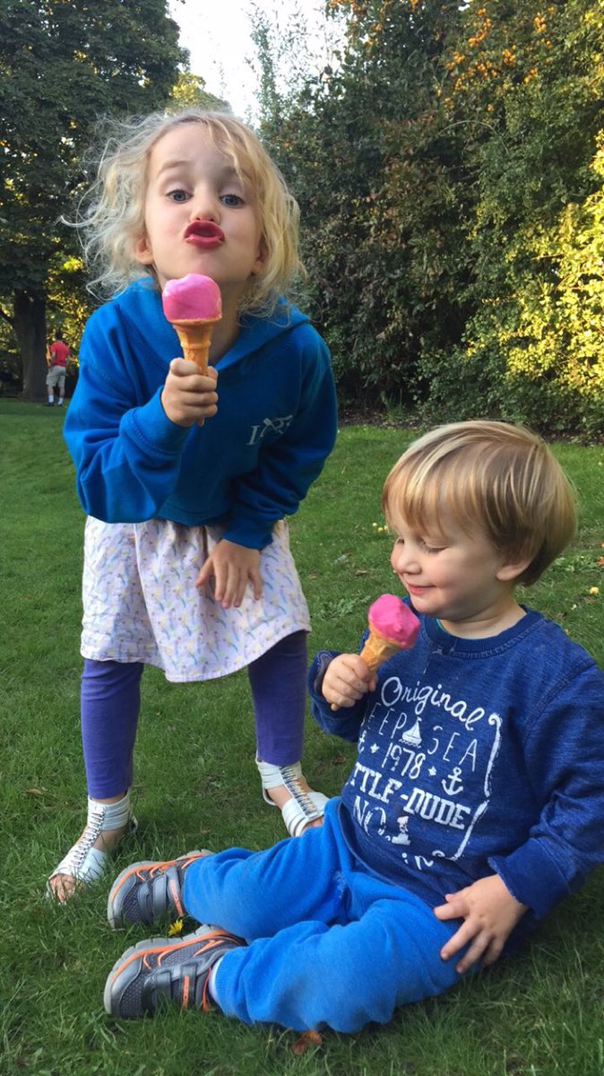 CallDaisy's tweet photo. Gotta find someone who looks at you like Patrick looks at ice cream https://t.co/HsQPy2zIXY