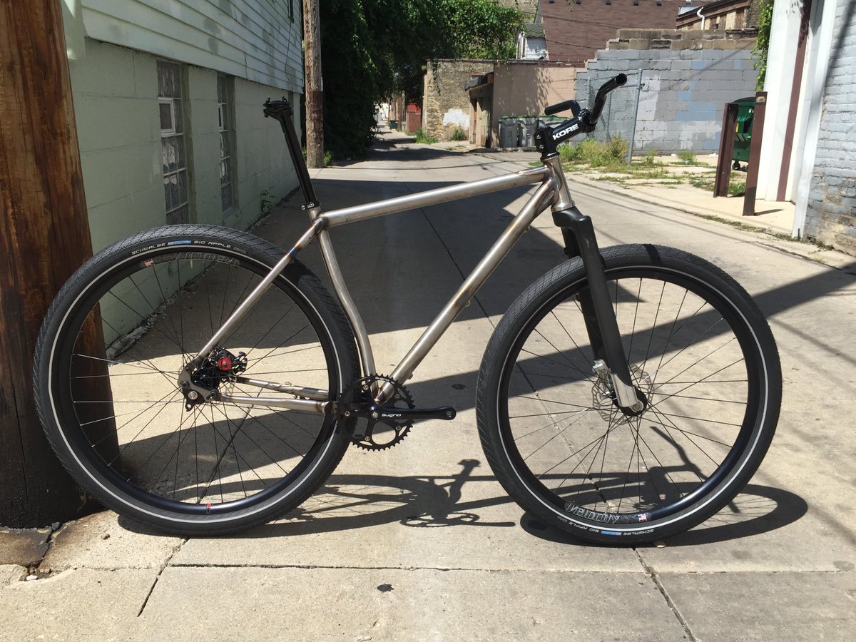 MilwBikeCo's tweet photo. Sneak peek of our new #milwwaukeebicycleco #bruiser geared / single speed, disc brake, room for 2.3/58c tires https://t.co/rnSQCGHtI3