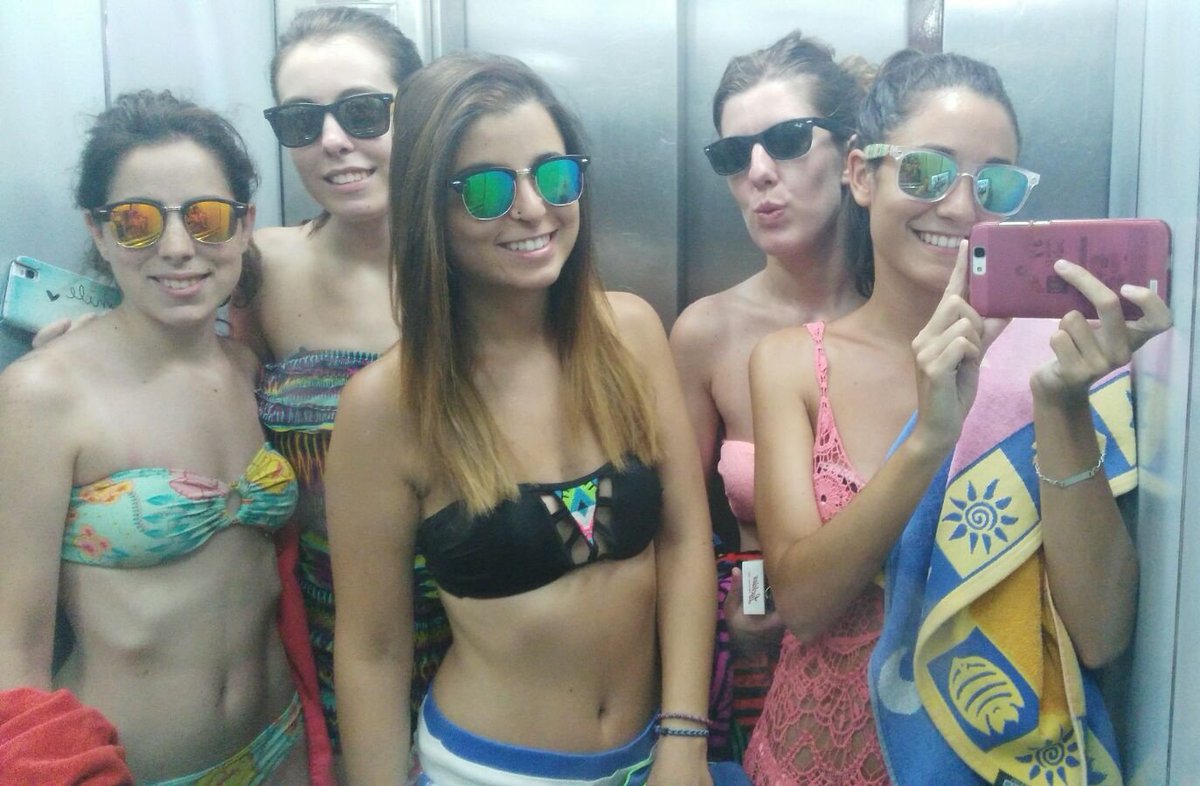 zutoia93's tweet photo. Tarde de Lorenzo 🌞🏊💦 #Solano #NosVanAEchar #Beniii https://t.co/Y5r7jNNfWq