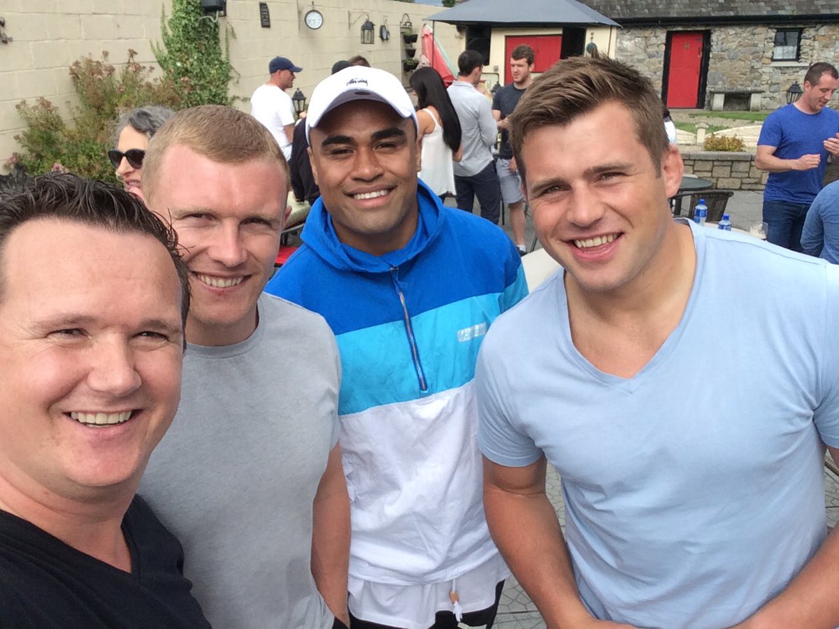MagicianLeon's tweet image. With the lads from @Munsterrugby today great craic. #keithearls