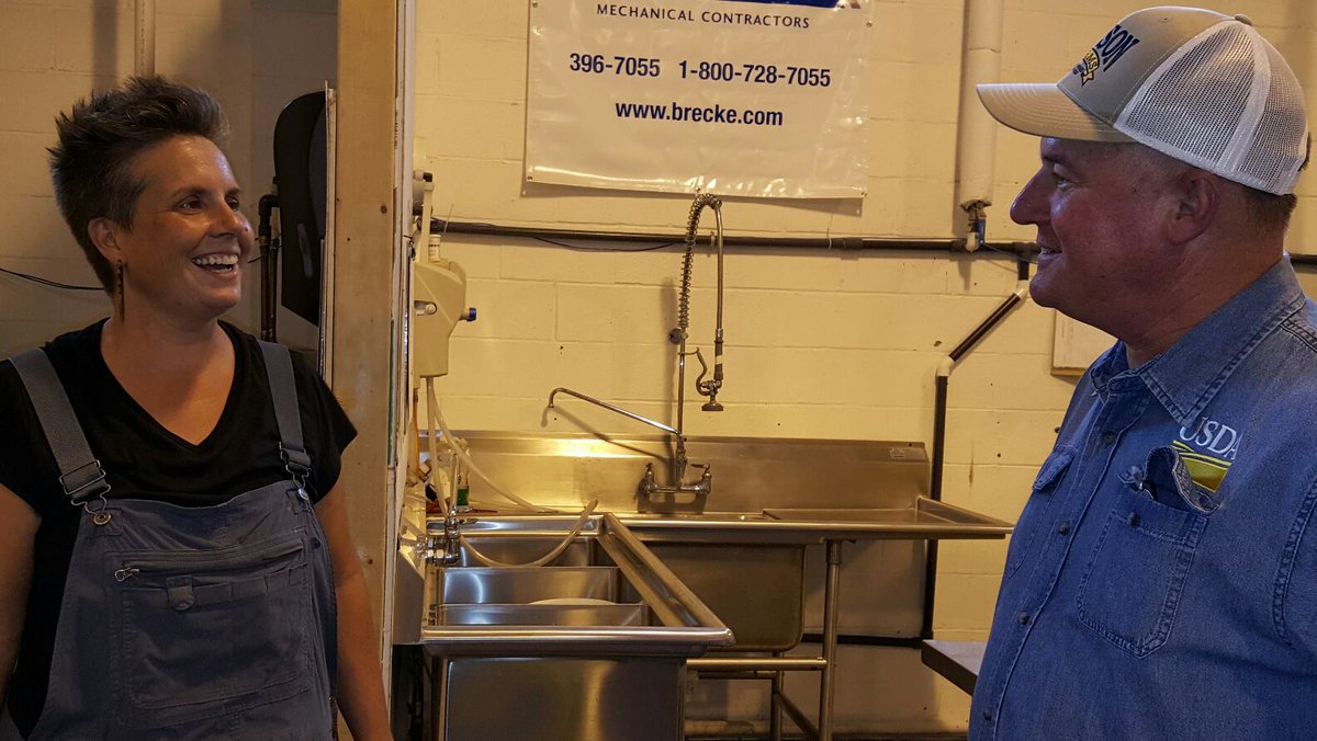 usdaFSA's tweet photo. Admin. Dolcini learns how veteran, Sonia Kendrick, uses her fruit/veg. operation to feed the hungry in IA #womeninag https://t.co/KTs50wrcyi