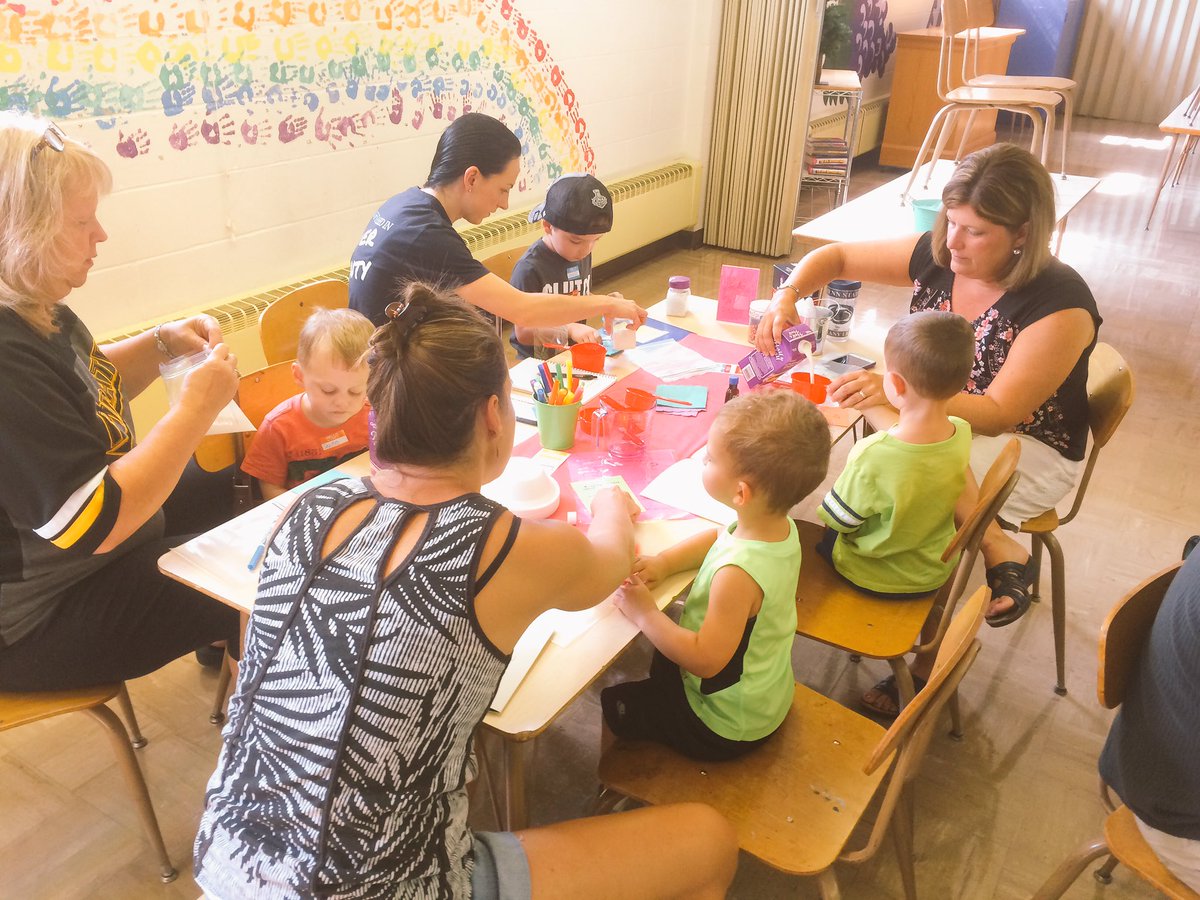 sciencetots's tweet image. These kids got to eat ice cream for breakfast this morning! 😜 #earlySTEM #STEM #ECESTEM #ecechat #preschool #science