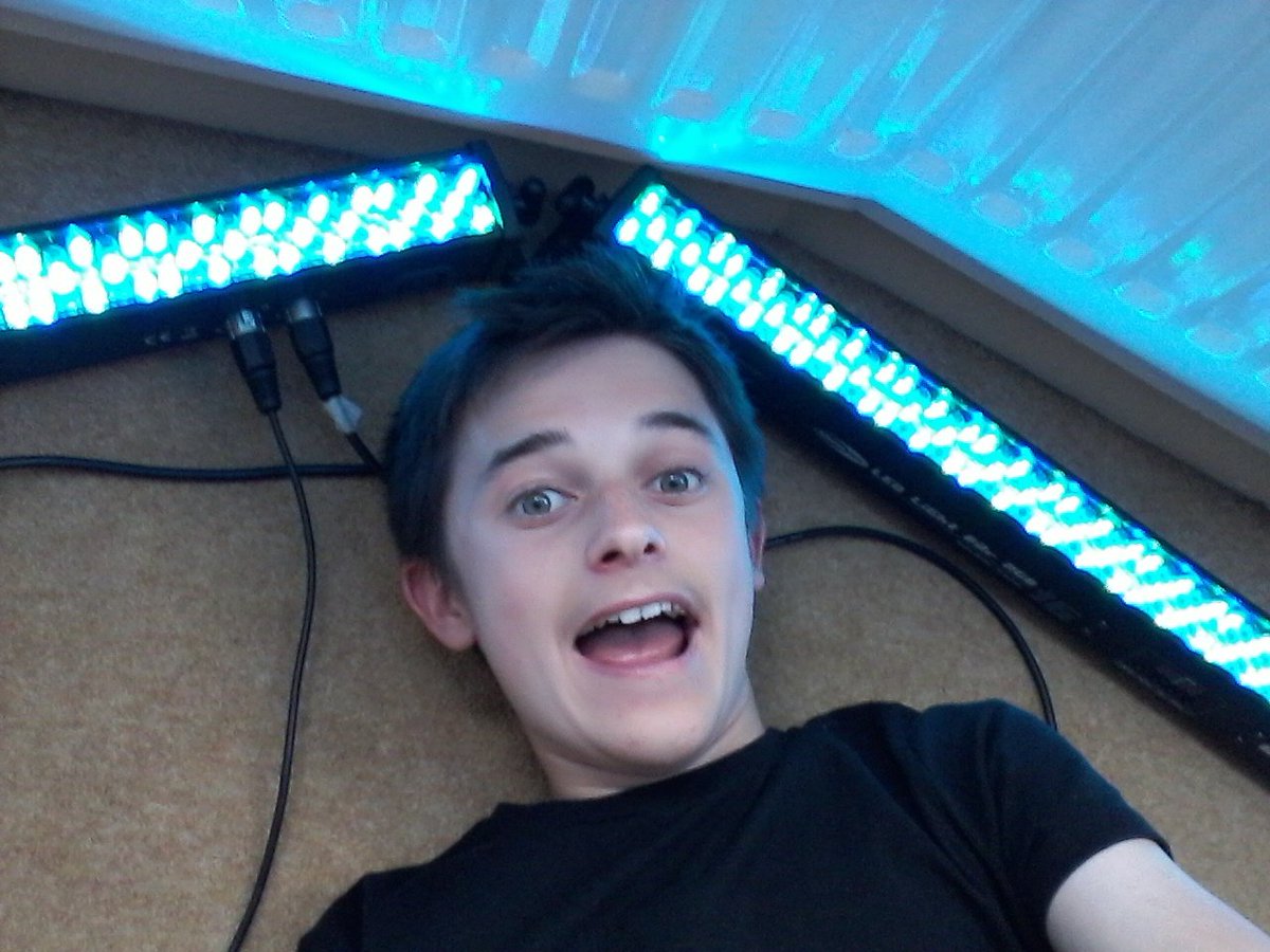 0105chaz's tweet image. my new light bars came, thankyou @intelstage
