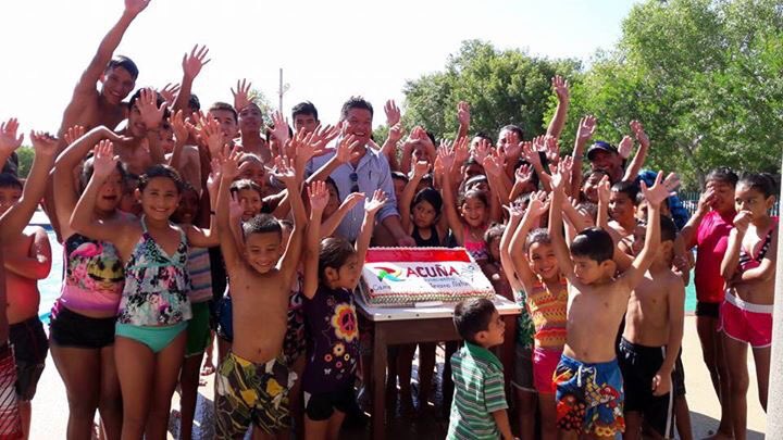 leninperezr's tweet photo. 80 NIÑOS YA SABEN NADAR. Clausura de cursos de natación #AlbercaPúblicaMunicipal #Acuña #Coahuila #GobiernoDeUnidad https://t.co/sRtLDVEKam