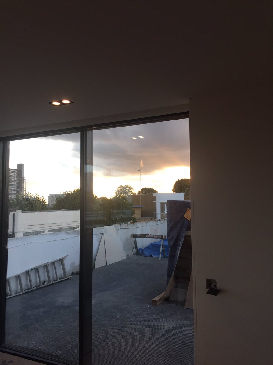 customised's tweet photo. Some @HDL_UK lighting #LiveInstall'ing to end the week in West London. Fab lighting design by @Joe_Burke_Light 💡👍🏻🇬🇧 https://t.co/SClFS4KPHb
