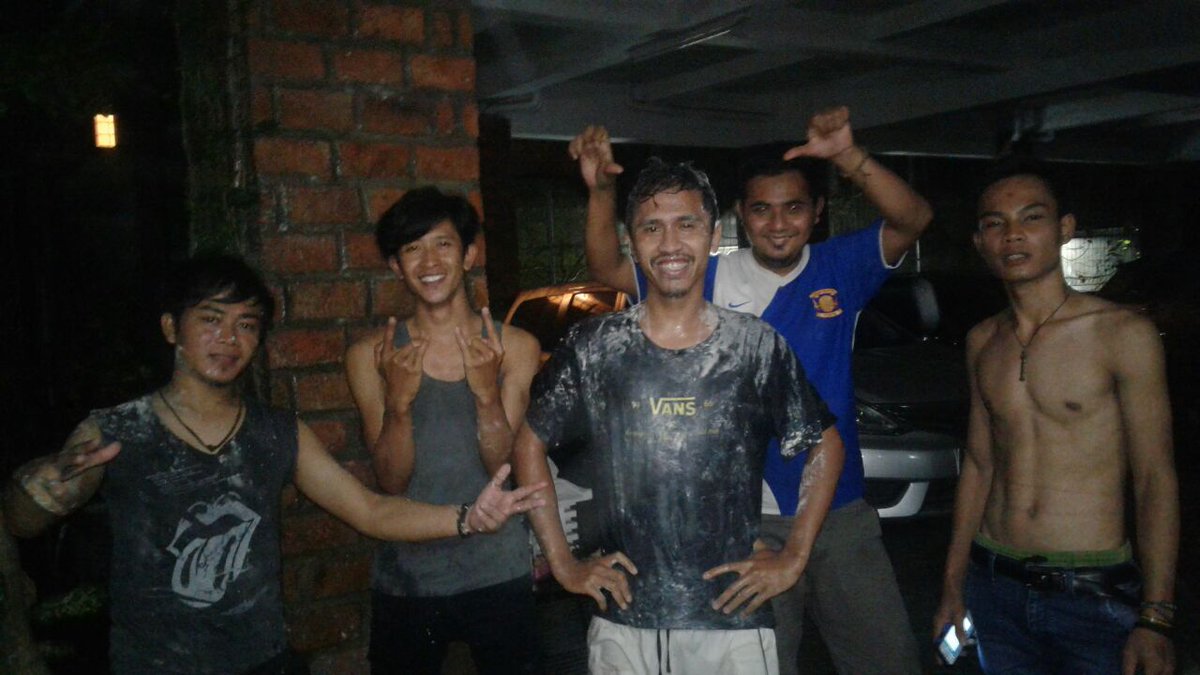 LeonardoRisky's tweet photo. Terimakasih my friend yg sangat brengsek atas adonan tepungnya. Saya bertambah tua sekarang. https://t.co/43nFKmXBLu