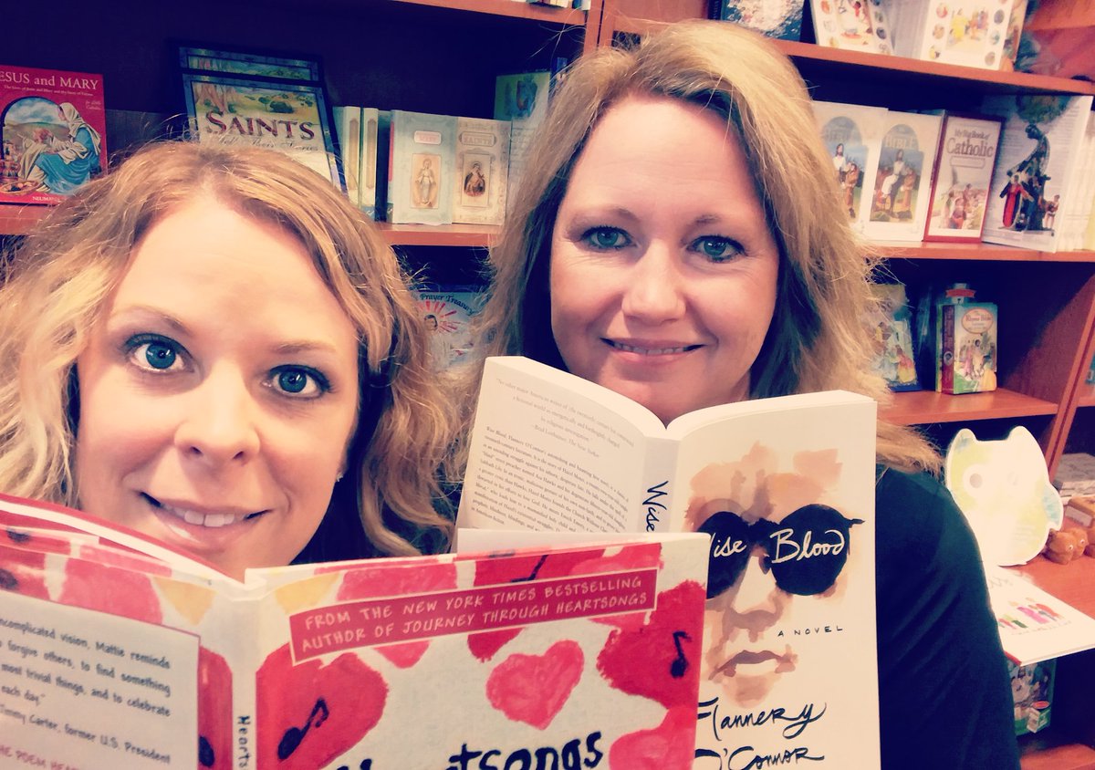 NailsOnaChlkbd's tweet photo. #ReadWhereYouAre https://t.co/WjQa2zAGBU