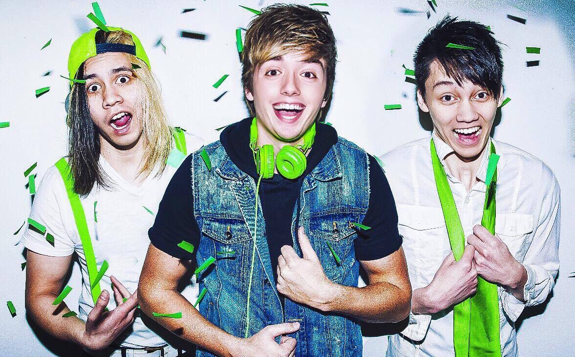 Pixie_Hearts's tweet photo. @GSKband real or fake punk pop band? #appreciatingGSK https://t.co/3GiAW9DihA