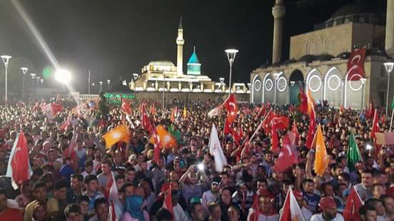 golgelerr's tweet photo. #MilletinAyakSesleri 
Tekbir sesleri
Korna sesleri
Halkın askerleri
Marş sesleri
İnletiyor yurdun dört bir köşesini https://t.co/XWcExQVKTc