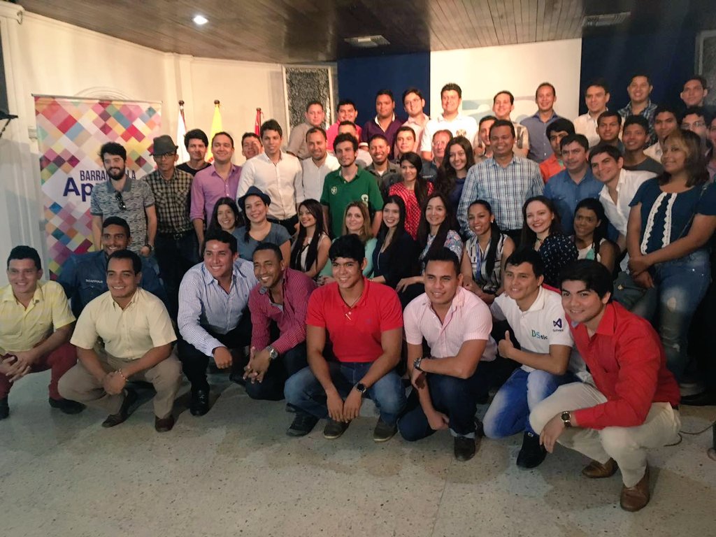 humancenteredd's tweet photo. Finaliza #KickOffAppsCo y avanzamos con grandes ideas.  👌
@AppscoBquilla @InnomakeCo @AppsCo @Ministerio_TIC https://t.co/FxgOkG9p2Z