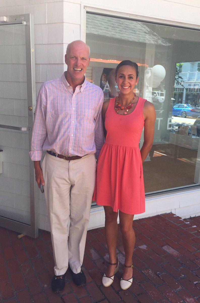 risruns's tweet photo. #FlashbackFriday to shadowing St. Lawrence alum Geoffrey Hull '87 of Corcoran Group in Southampton! #SLUInspired https://t.co/PSEiXcYOxj