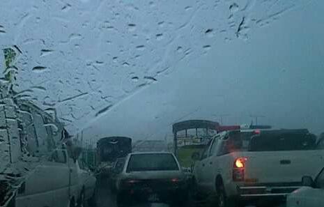 hassamas1m's tweet photo. Rainy days should be spent at home.. #HasteyHasteyLagGayeRastey 
#rain #thandd #GarmiyonMeinSardii 😂😂😉 https://t.co/fPXgmCLJn7