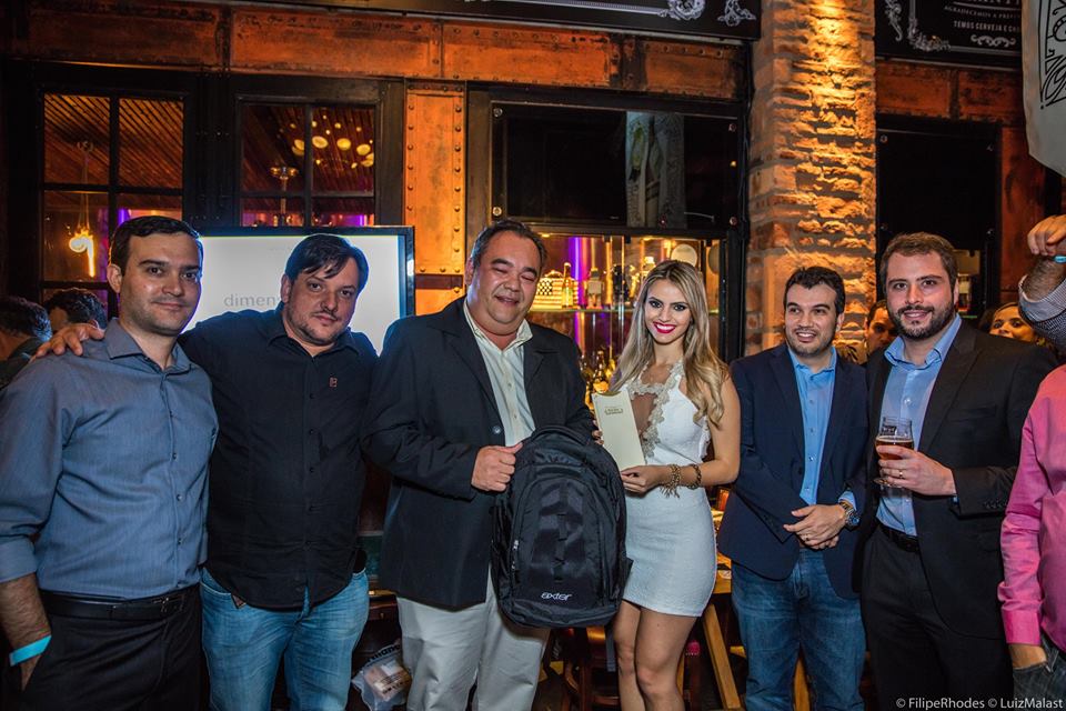 AxterIT's tweet photo. Patrocinamos o CIO Holiday no dia 28/07 e o Gerente de Governança de TI da PIF PAF, Leandro Noto ganhou nosso prêmio https://t.co/jpjdMY3kEW