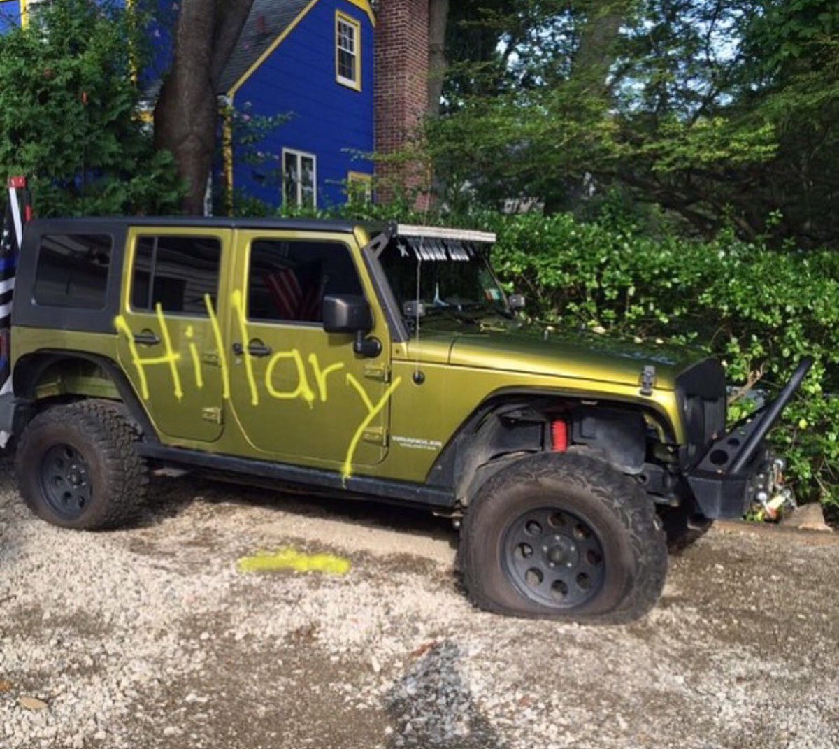 TrumpStudents's tweet image. Because they support Donald Trump, this happened to their vehicle. Pathetic! Share this.