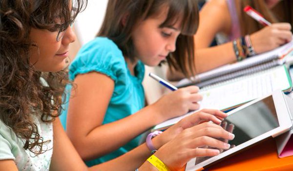 Aulaplaneta's tweet photo. ¿Qué papel juegan las TIC en las nuevas metodologías y, en general, en el ámbito educativo? https://t.co/805uhIeIur https://t.co/1IREgxXazv