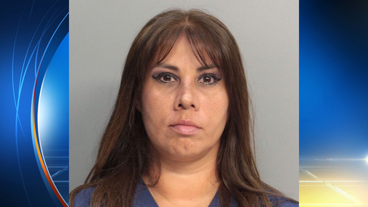 South Florida woman arrested before injecting detective with #Botox bit.ly/2azT3kF?utm_me… https://t.co/QUxApoi83G