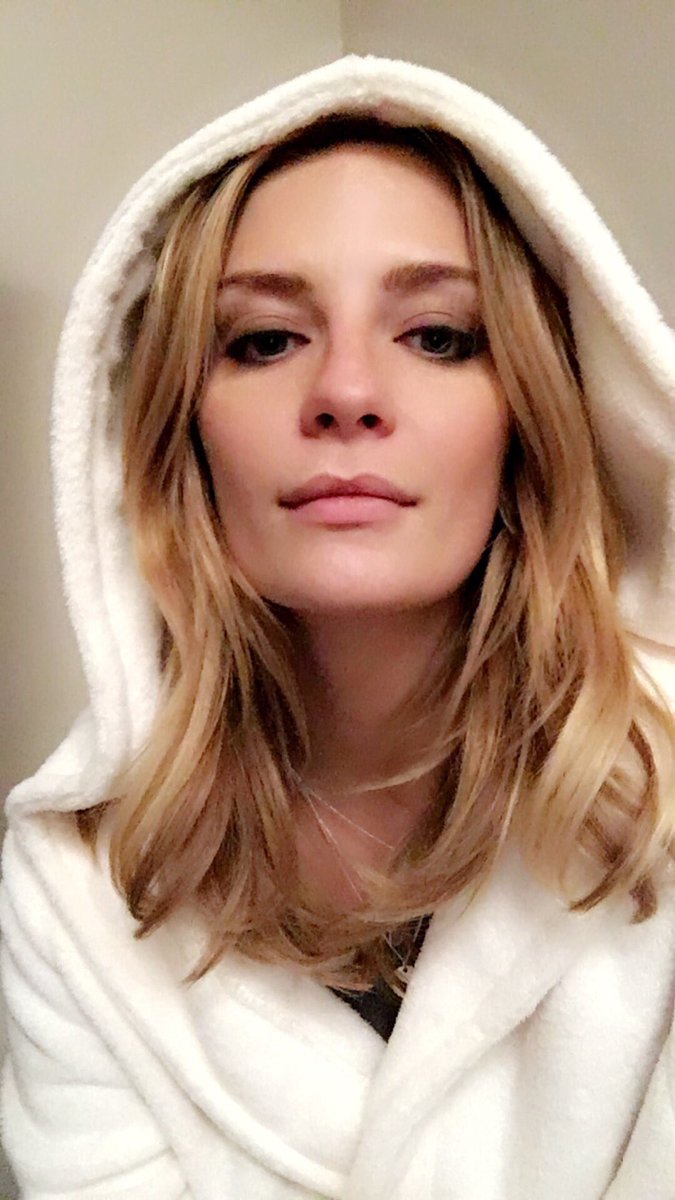 Mischa Barton (@MischaBarton) | Twitter Mischa Barton Twitter
