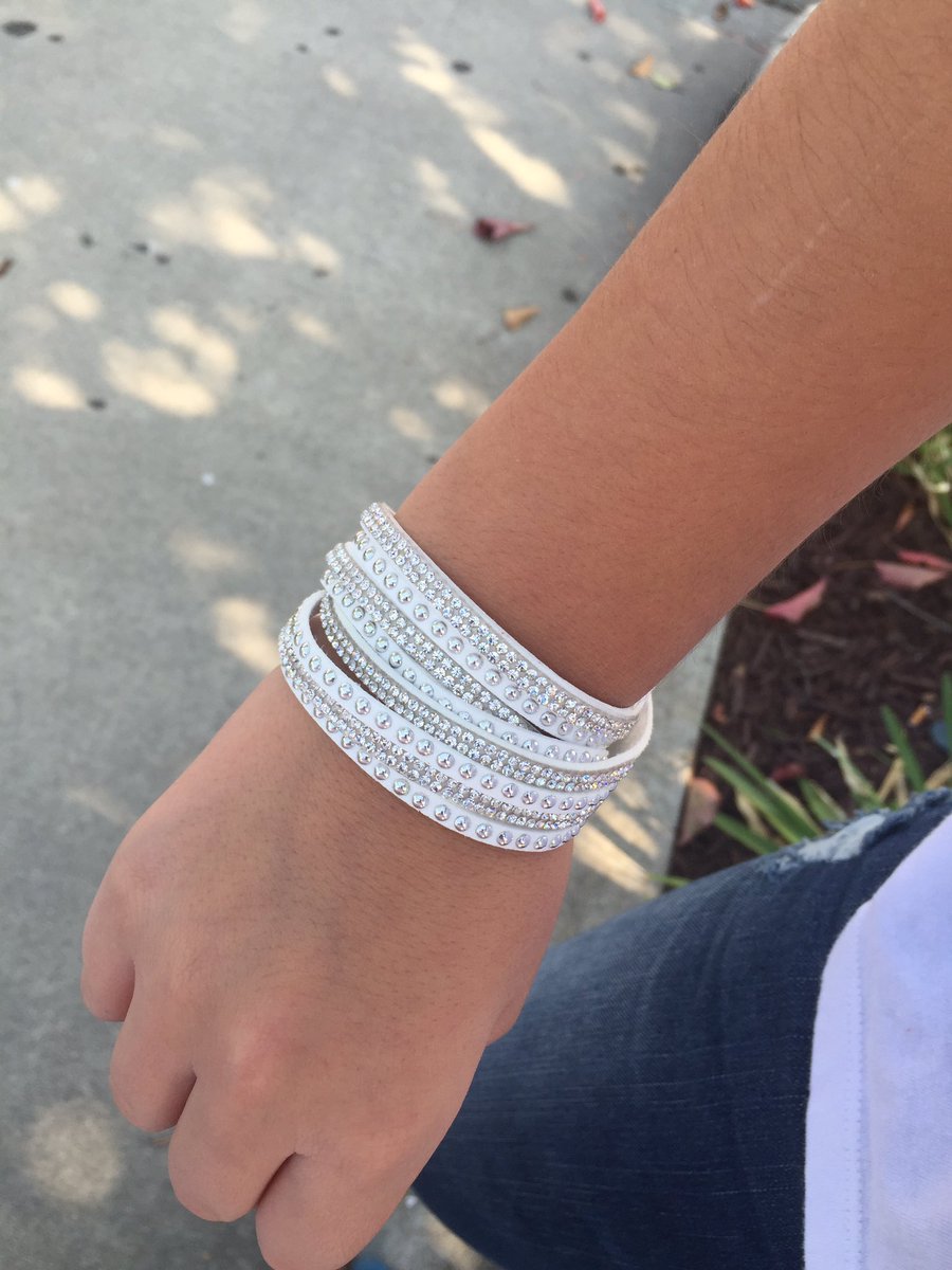 Carly_Camarillo's tweet photo. #Back2School shopping at @Kohls Subscribe &amp; win my bracelet! #ThisIsMyStyle https://t.co/672MEgRRiv #CarlyCamarillo https://t.co/ptyTEK3tlT