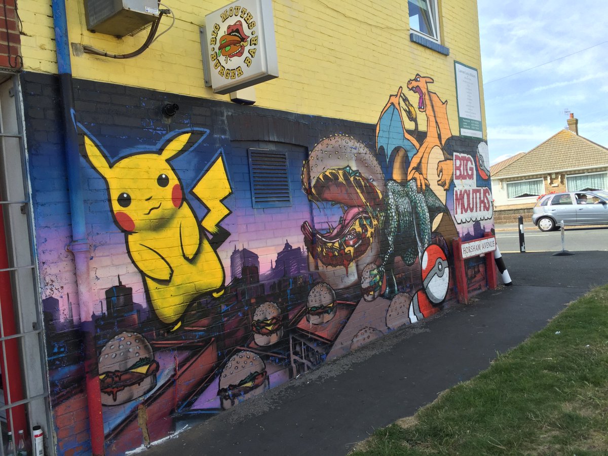 PokemonGoNews's tweet image. A burger bar updated their artistic mural since they are a PokéStop in #PokemonGO. [credit] u/Pixlriffs