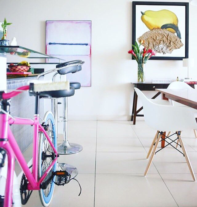 Bikes count as room decor, no? 
•📸:<a href="/pilarsinclair/">Pilar Sinclair</a>