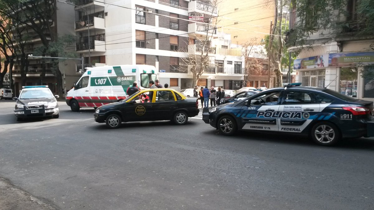 pelaezmarcelo's tweet photo. Otro choque con heridos. Pedro Goyena 800.En vez de atender pedido de semáforo, @gcba instaló cámara para fotomultas https://t.co/fdBGrhUV1m