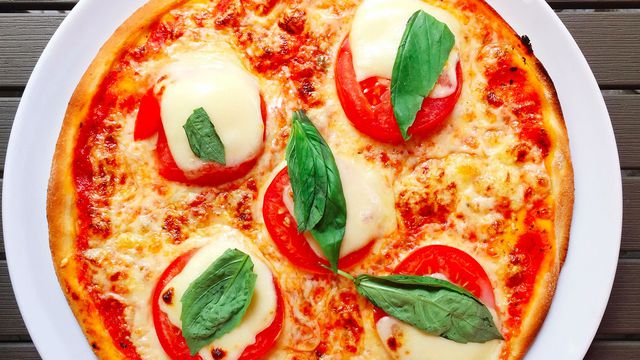 PiaraPicoRivera's tweet photo. America's first pizza ATM finds a home https://t.co/Ys6MCwNvhi #PiaraPizza | https://t.co/AlgfskU66b https://t.co/fWnpc9n0yF