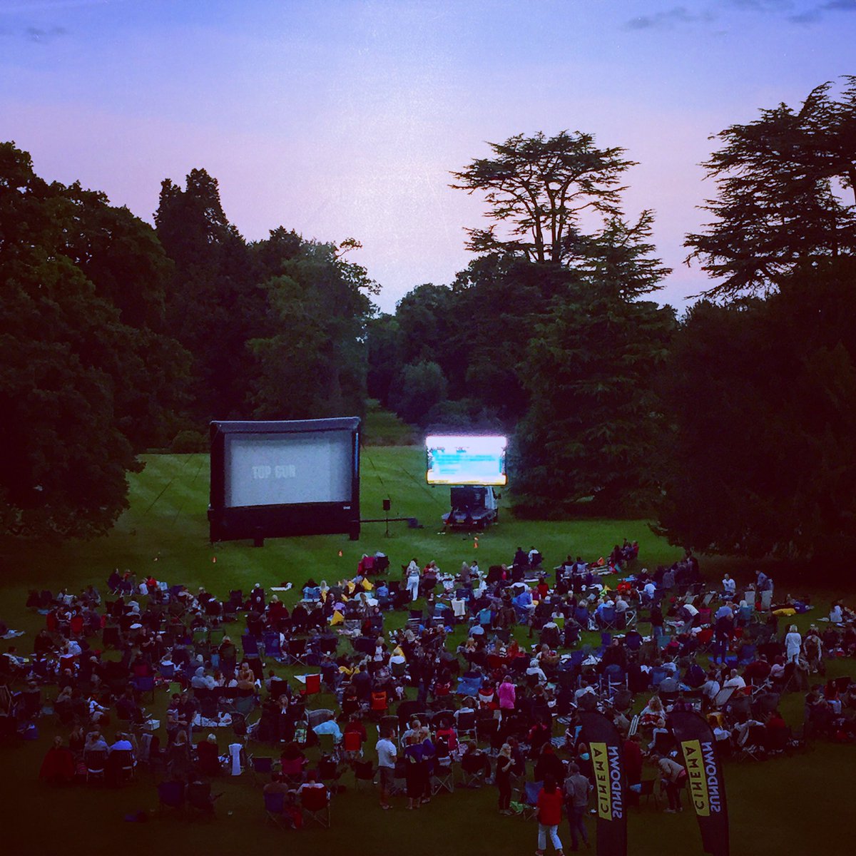 naomiphilp's tweet photo. A beautiful evening for our screening of Top Gun @AshridgeHouse @SundownScreens #wearesundown https://t.co/hJW6lR5cT0