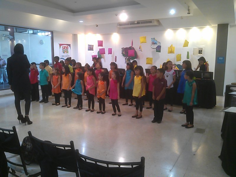 Ya <a href="/PiccolocoroCsp/">PICCOLO CORO</a> <a href="/EnsamblArte/">Grupo EnsamblArte</a> <a href="/CoroCampanas/">CoroCampanasLSPedro</a> casi listos para nuestro concierto .... Quedan diez minutos.