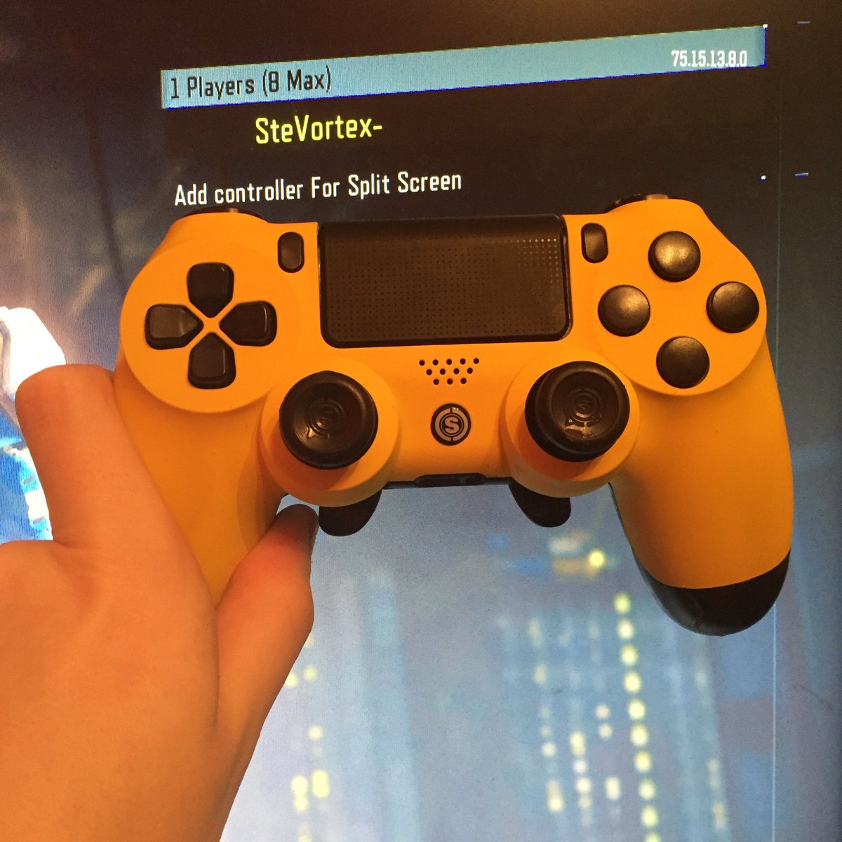 *SCUF GIVEAWAY*

All you have to do is follow myself @fabE_Vortex and RETWEET this tweet!

Winner picked on 06/09/16