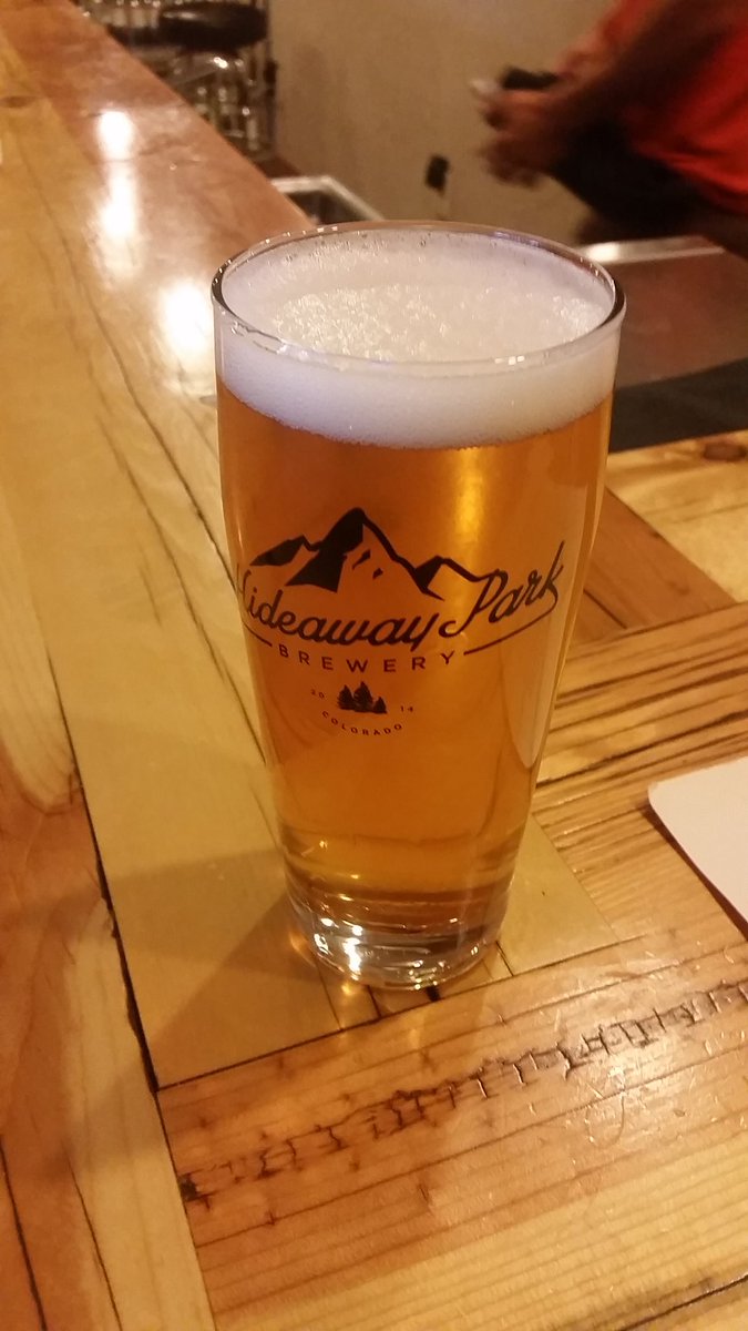 c_kinzler's tweet photo. @ColinKnaub - beers in wp. #runningsucks https://t.co/XFlSPyXgfI