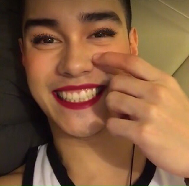 jeaniebae06's tweet photo. When bae is prettier than you 😍 @KimboLimbi this is unfair https://t.co/gfI9X5nBEA
