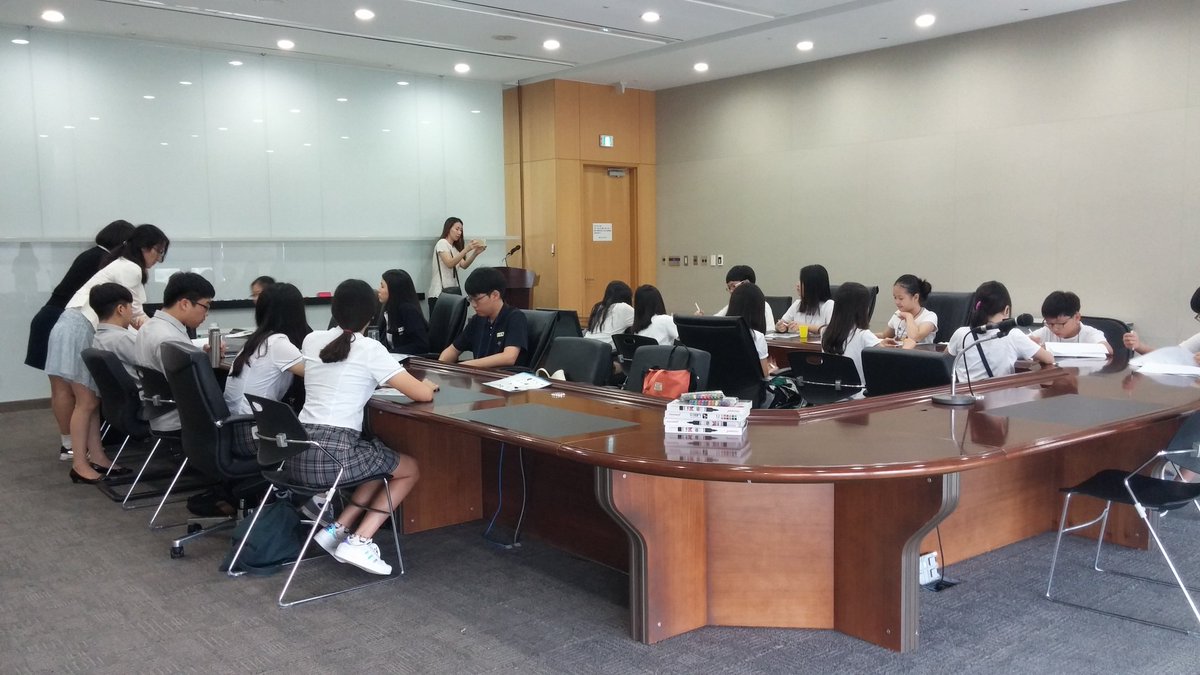 asd0443's tweet image. "탄천 정책방안 청소년이 직접 제안"
성남시 청소년 환경포럼 
"탄천 이렇게 된다면"이라는 
주제로 초,중,고등학생들이 
토론을 하고 있습니다 
#성남시 하천관리과