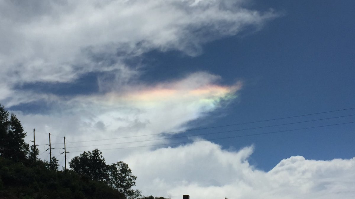 247razz's tweet photo. I took this photo after a storm today at work. A little color in the clouds:•) https://t.co/O0PzZS51fo