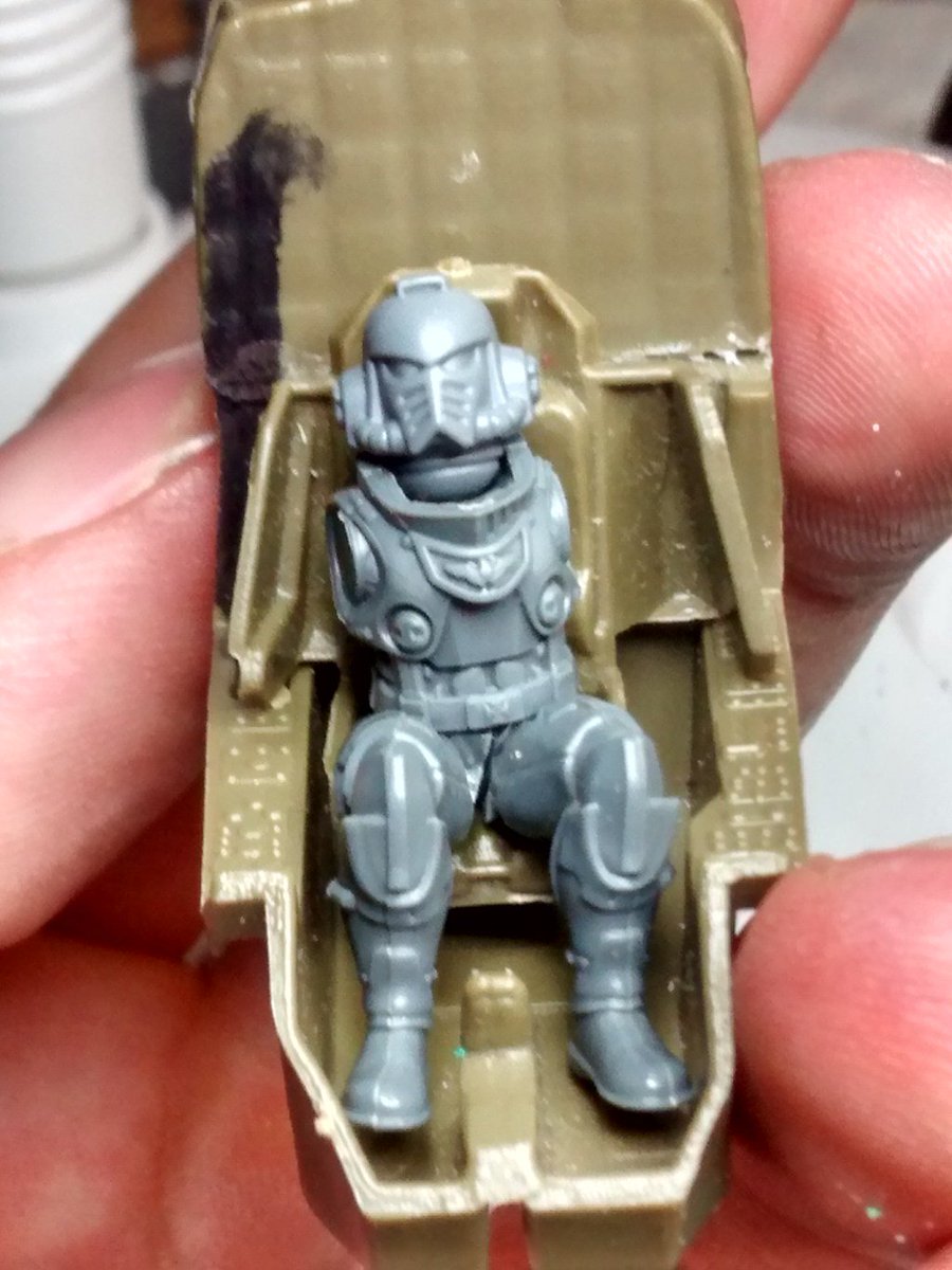 BrotherMaximvs's tweet photo. #40k Something new: A #scratchbuild walker for my #blackshields #warmongers https://t.co/iNwj1cONWT https://t.co/DkoedSBhH8