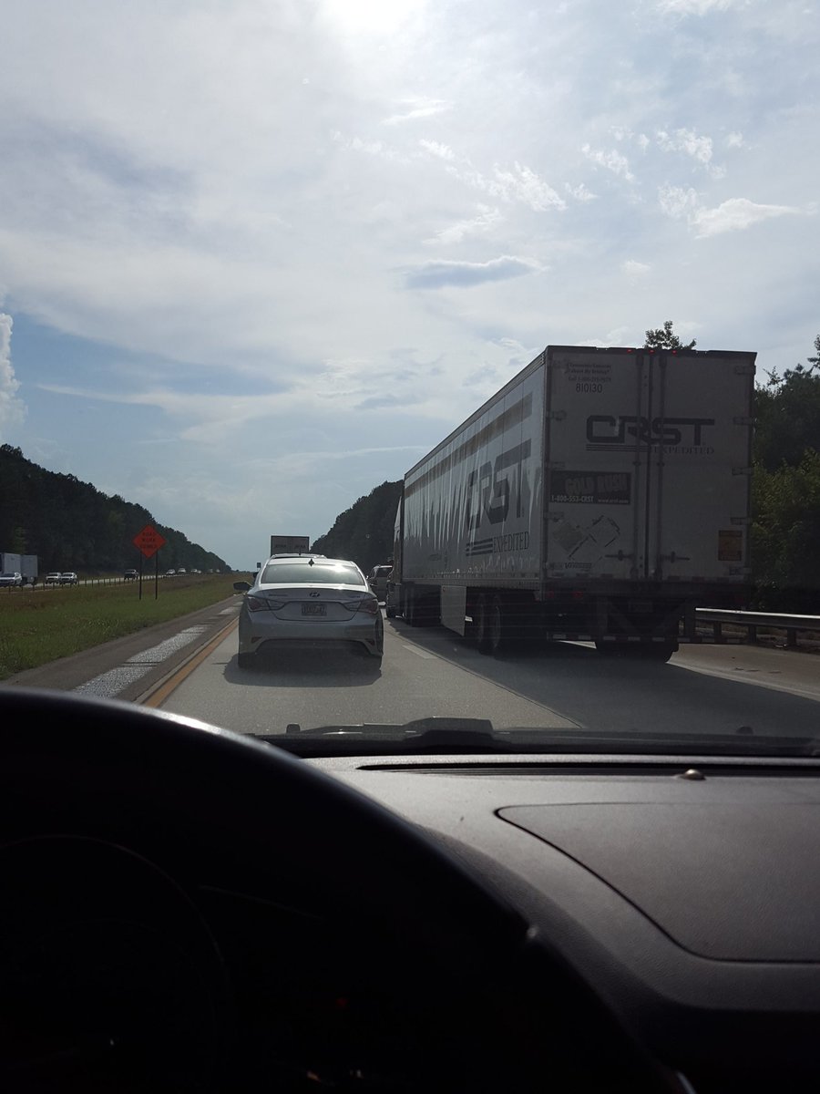 amanda12767's tweet photo. Traffic Jam!!! https://t.co/iryyx0FDLN