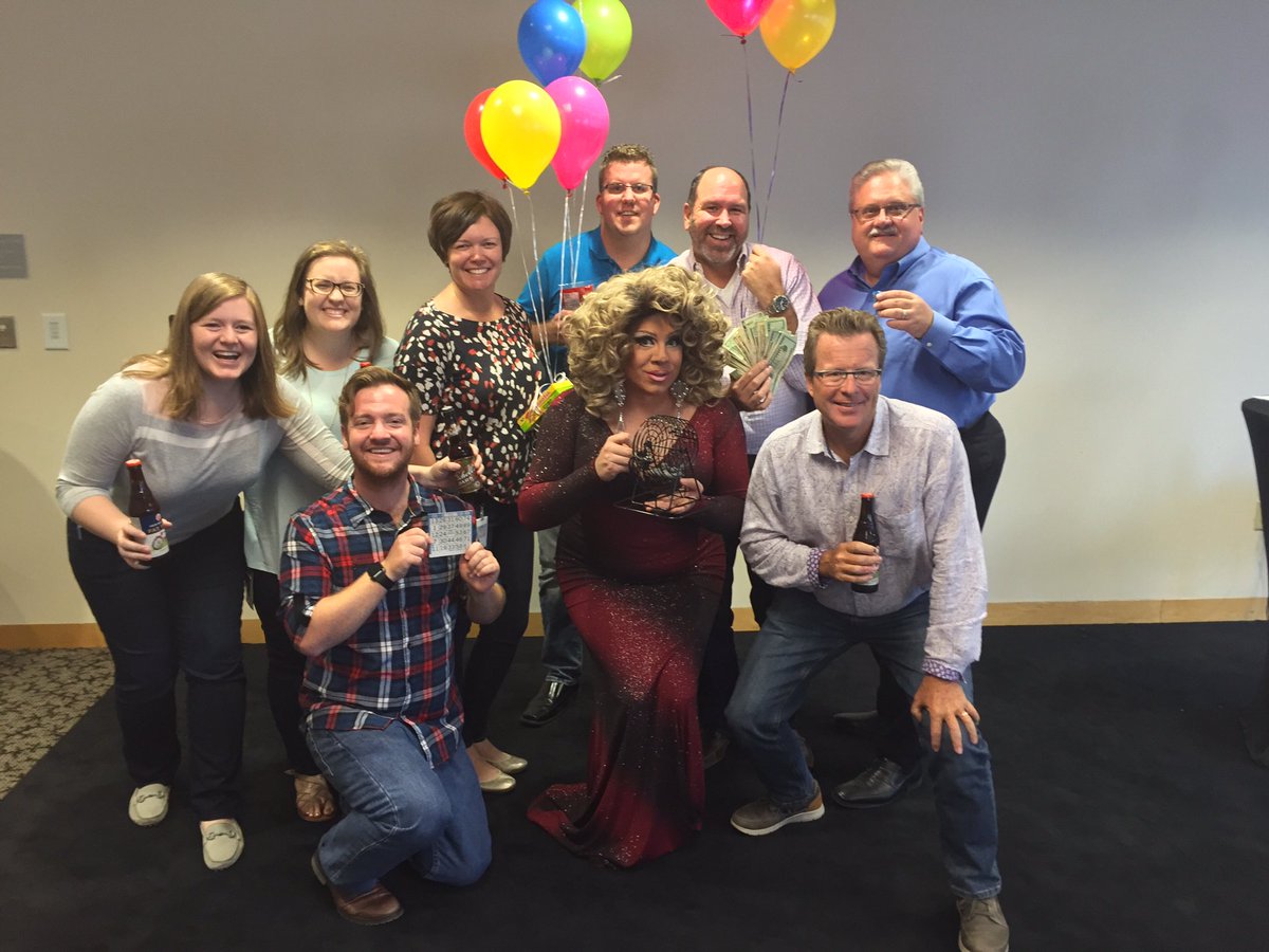 stevenkampa's tweet image. Drag Queen Bingo to kickoff Birdies Fore Love in Minneapolis @RSMUSLLP @LifeatRSMUS #bfl #rsmpride #rsm