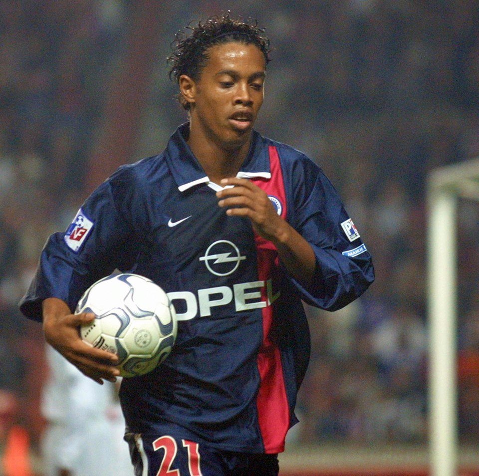 OhMyGoalUS's tweet photo. 15 years ago, Ronaldinho made his PSG debut. Before it was cool to play for PSG. https://t.co/jbxkUtVtV0