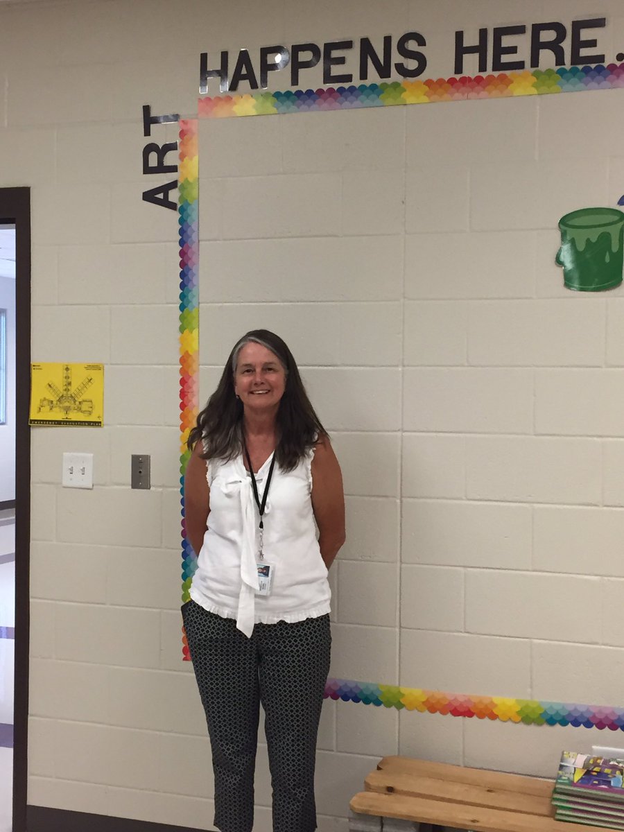 BCESMustangCity's tweet photo. Our teachers are excited to meet our young scholars! #FCPStrong #F5 #MustangCity #BackToSchoolBash https://t.co/MEIgW2Zg0D
