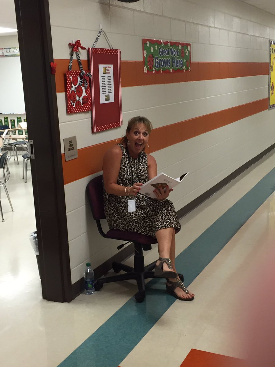 BCESMustangCity's tweet photo. Our teachers are excited to meet our young scholars! #FCPStrong #F5 #MustangCity #BackToSchoolBash https://t.co/MEIgW2Zg0D