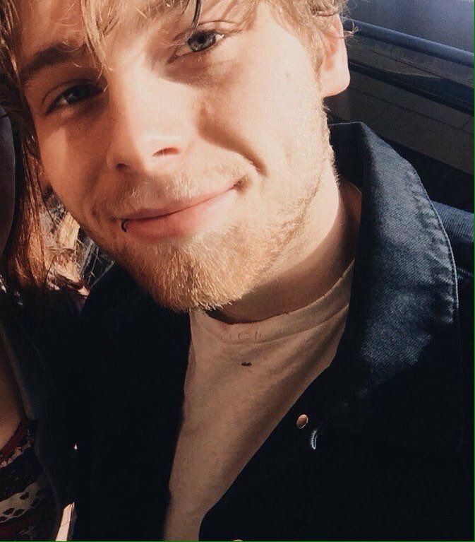 shithecd's tweet image. Hii I changed my fakes again oops I know this is pretty lame but can ya at least RT for me ????