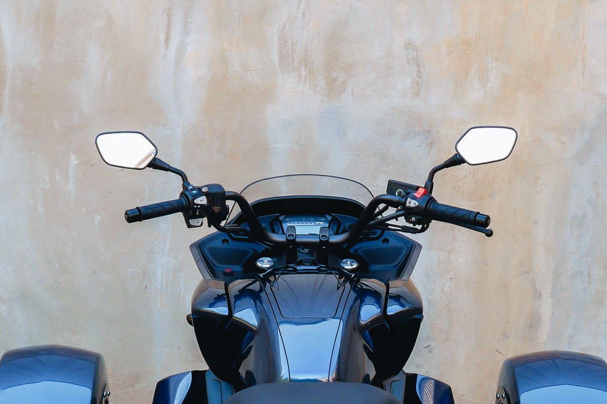 Motor_Trike's tweet photo. Know your #motorcycles front to back? #motortrike is revealing a new #trike for this #bike next week! Take a guess! https://t.co/0p3DeFmmcr