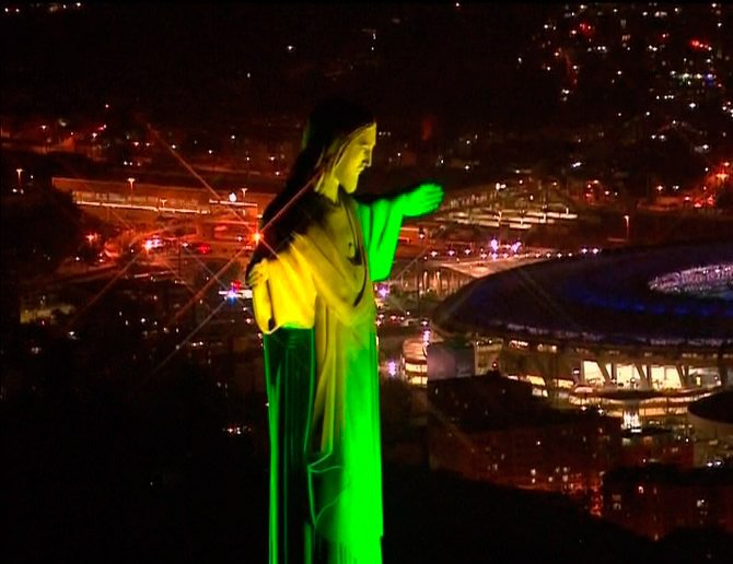 Elperiodiquito's tweet photo. Todo está listo para dar comienzo a la #CeremoniaDeInauguracion de los juegos de #Rio2016 #EPRio2016 https://t.co/NmfroRndQe