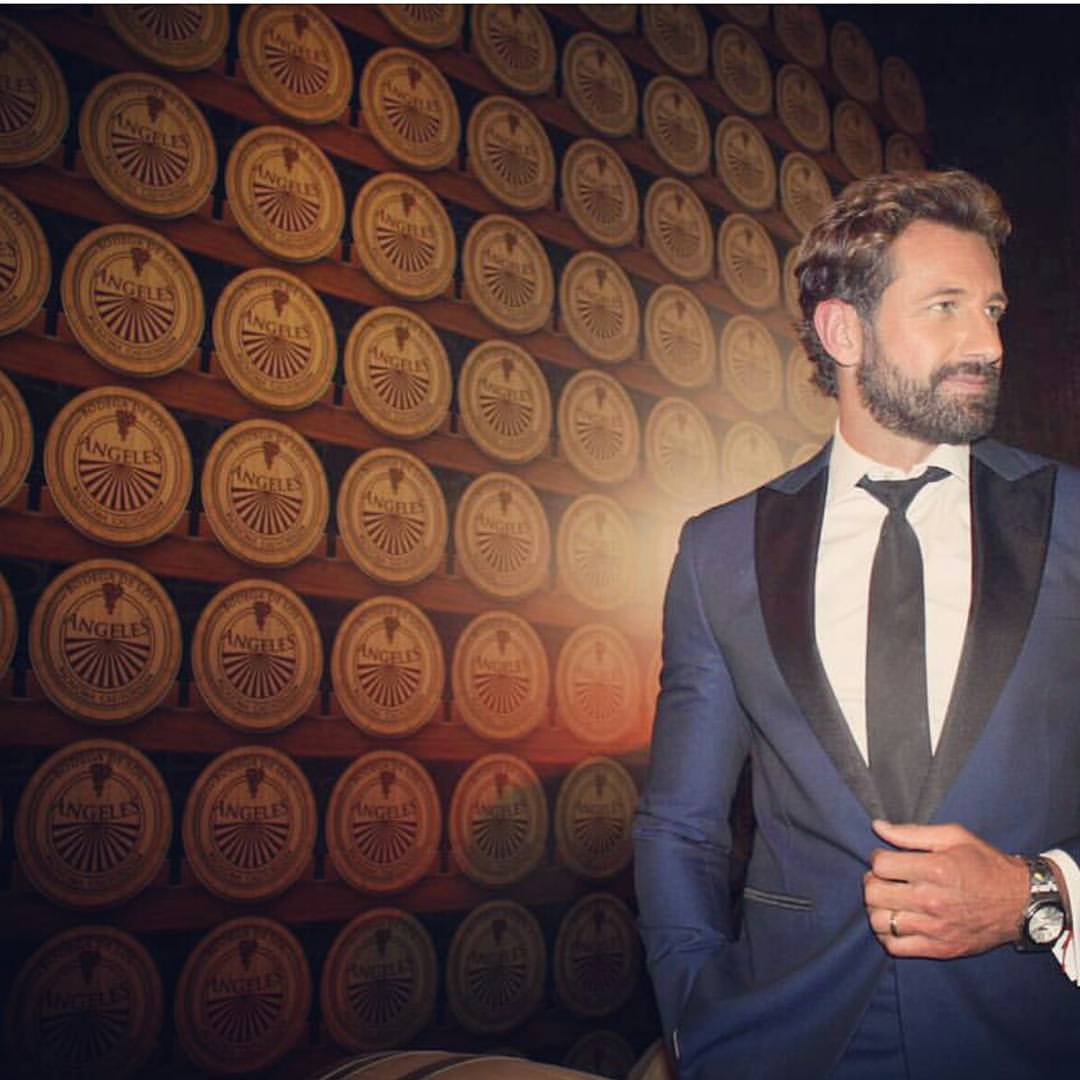 DandyMakers's tweet photo. Smoking a la medida d nuestra colección de edición especial para el actor #GabrielSoto #Bespoke #NewDandy #ClubDandy https://t.co/zBHbXlr39Y