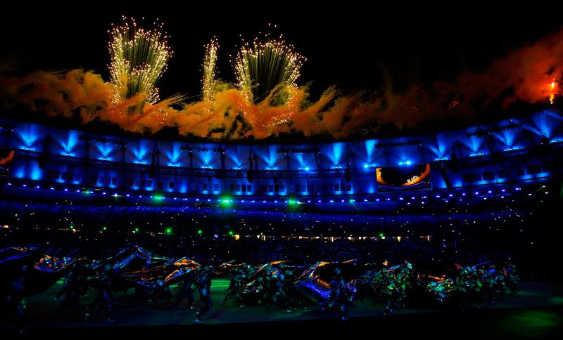 Elperiodiquito's tweet photo. La #CeremoniaDeInauguracion repasa las diferentes fases de la historia de #Brasil #Rio2016 #EPRio2016 https://t.co/VpC03mo9mh