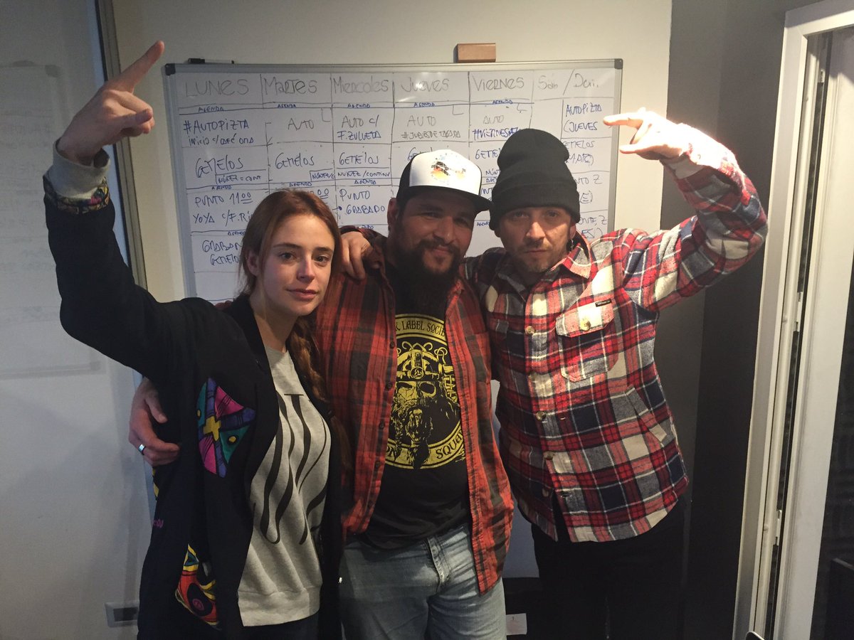 demente_z's tweet photo. Chao #dementeZ con nuestro auditor @fat_driver @sebalayseca @_marcedelvalle por @RadioZ_cl 👊🏼👊🏼👊🏼 https://t.co/lz2GI732vy