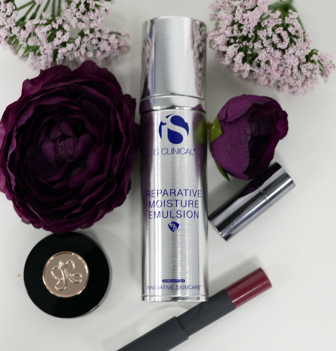 iSCLINICAL's tweet photo. We love how #ReparativeMoistureEmulsion provides the perfect base for applying makeup &amp; leaves your skin hydrated https://t.co/iS6iExWtTr