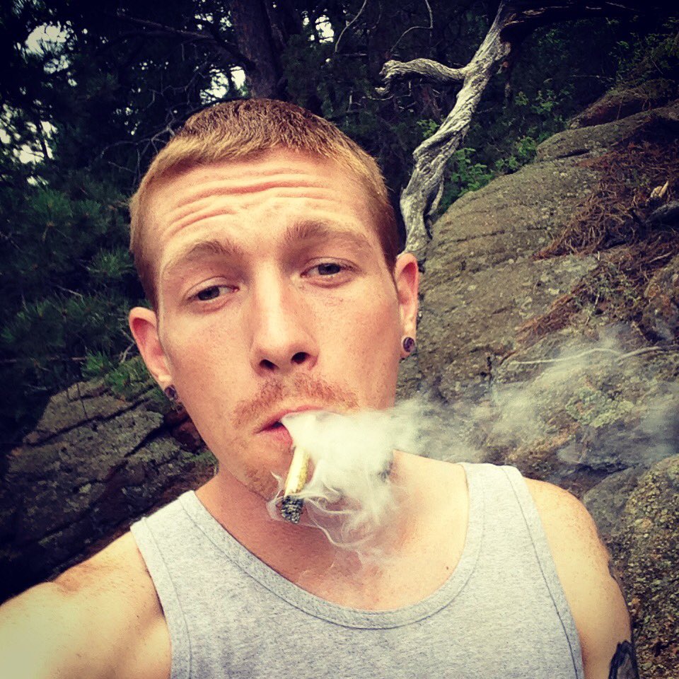 t3nacious_'s tweet image. #guyswhosmoke #denver #MMJ