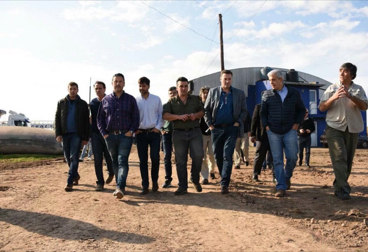 pactodepadua's tweet photo. Ante esta situación social, los peronistas tenemos la obligación de defender los derechos de la clase trabajadora. https://t.co/qy1syNB0nq