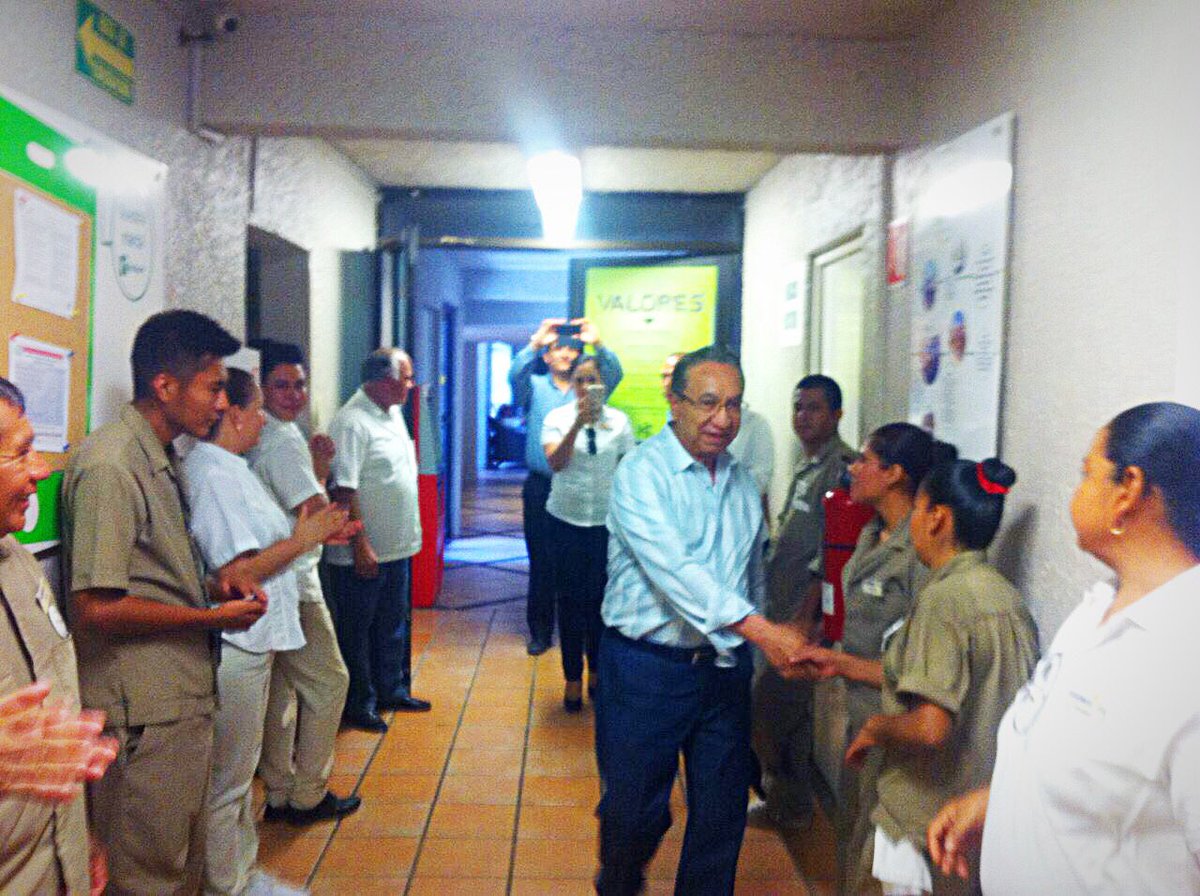IsaiasGCroc's tweet photo. Seguimos visitando a mis compañeros croquistas, ahora estoy en el hotel Holiday Inn Los Cabos #BCS. https://t.co/Okqw1Ka5tb